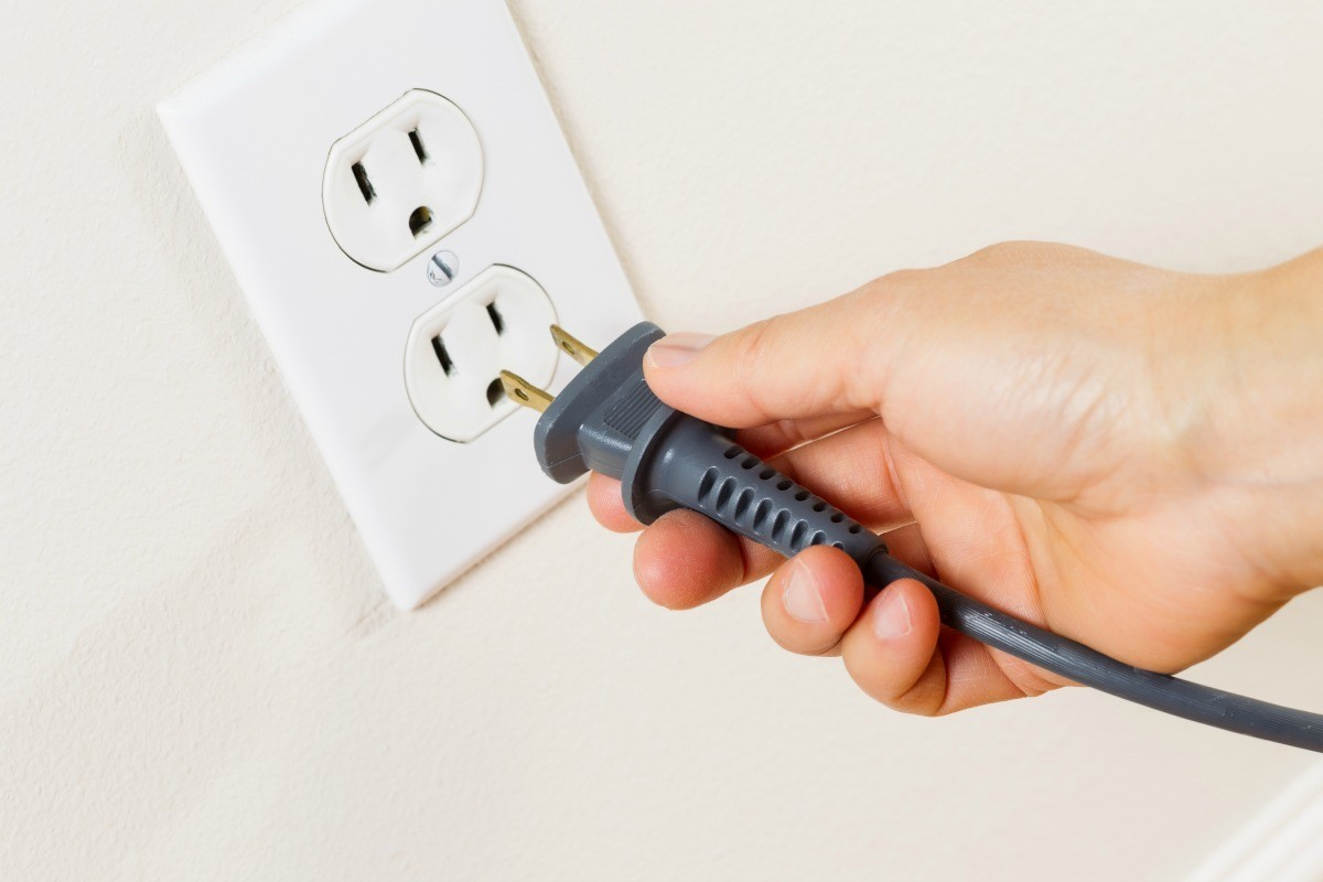 Outlets Sparking Causes and The Right Measures